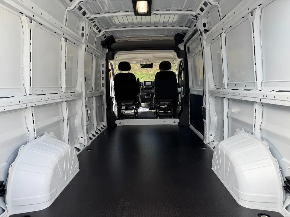 2025 Ram ProMaster - Image 16 of 21