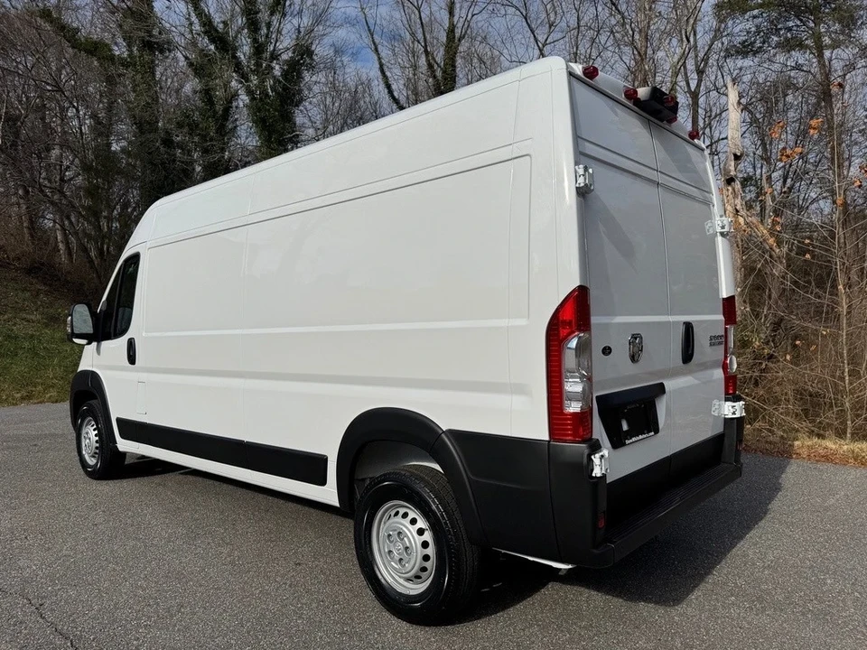 2025 Ram ProMaster - Image 10 of 12