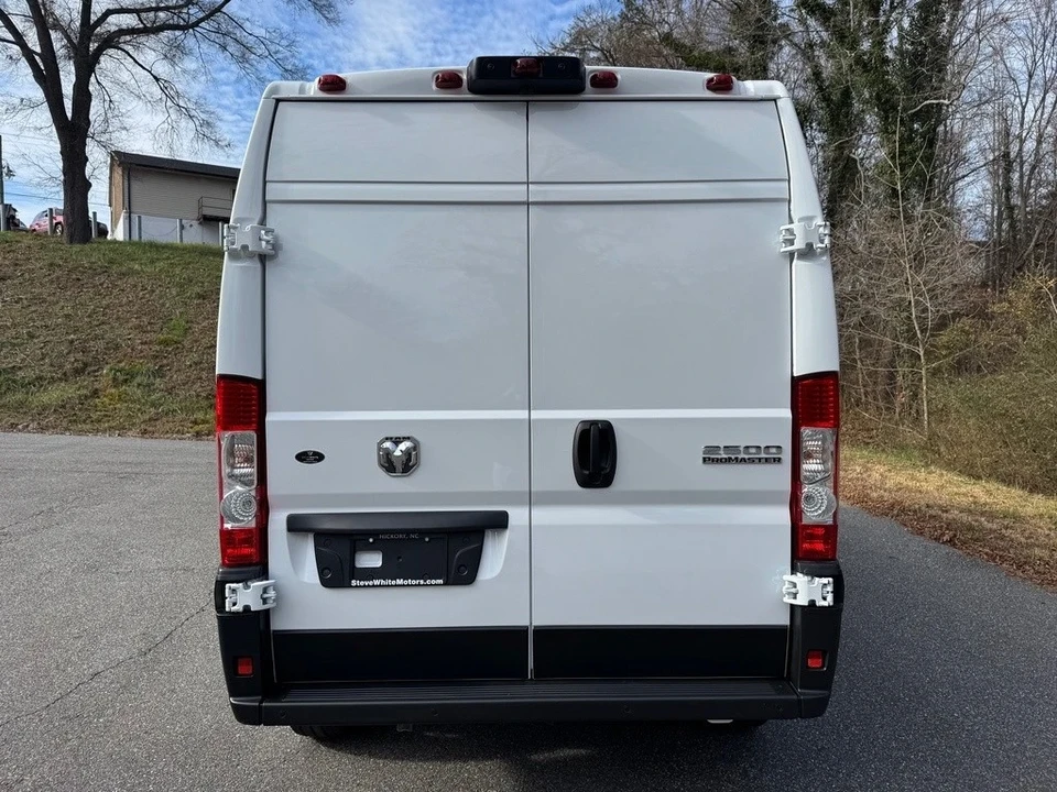 2025 Ram ProMaster - Image 9 of 12