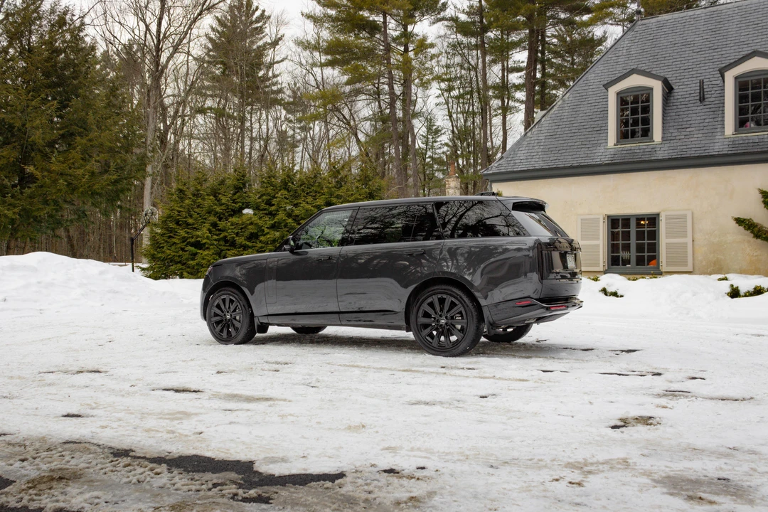 2025 Land Rover Range Rover L460 - Image 18 of 31