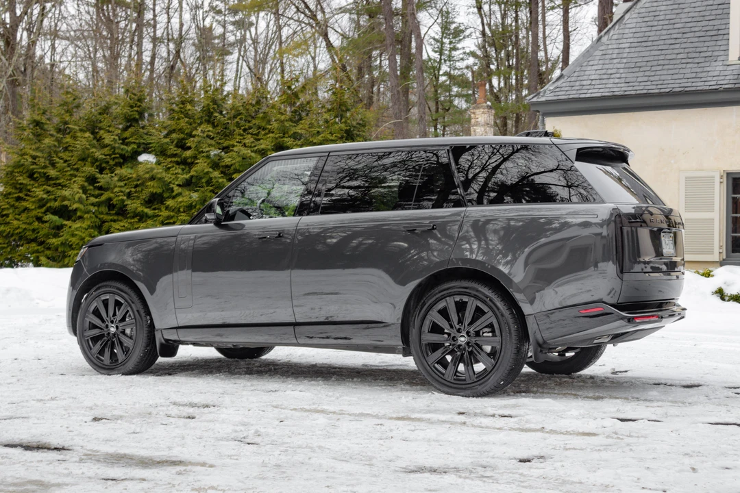 2025 Land Rover Range Rover L460 - Image 19 of 31