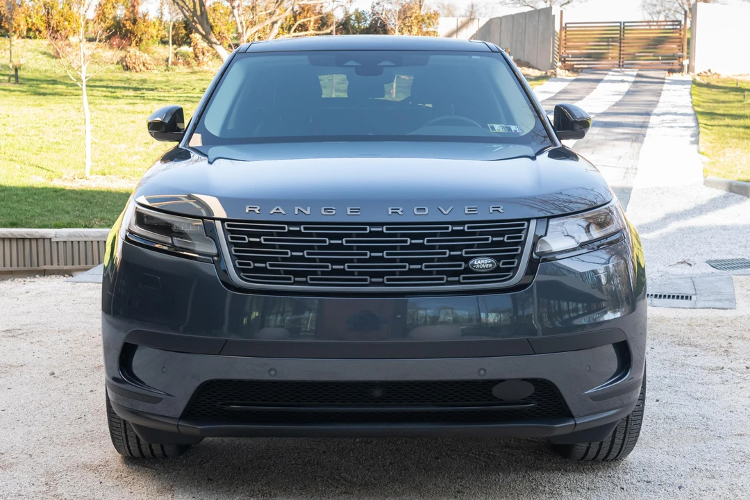 2025 Land Rover Range Rover Velar - Image 2 of 31