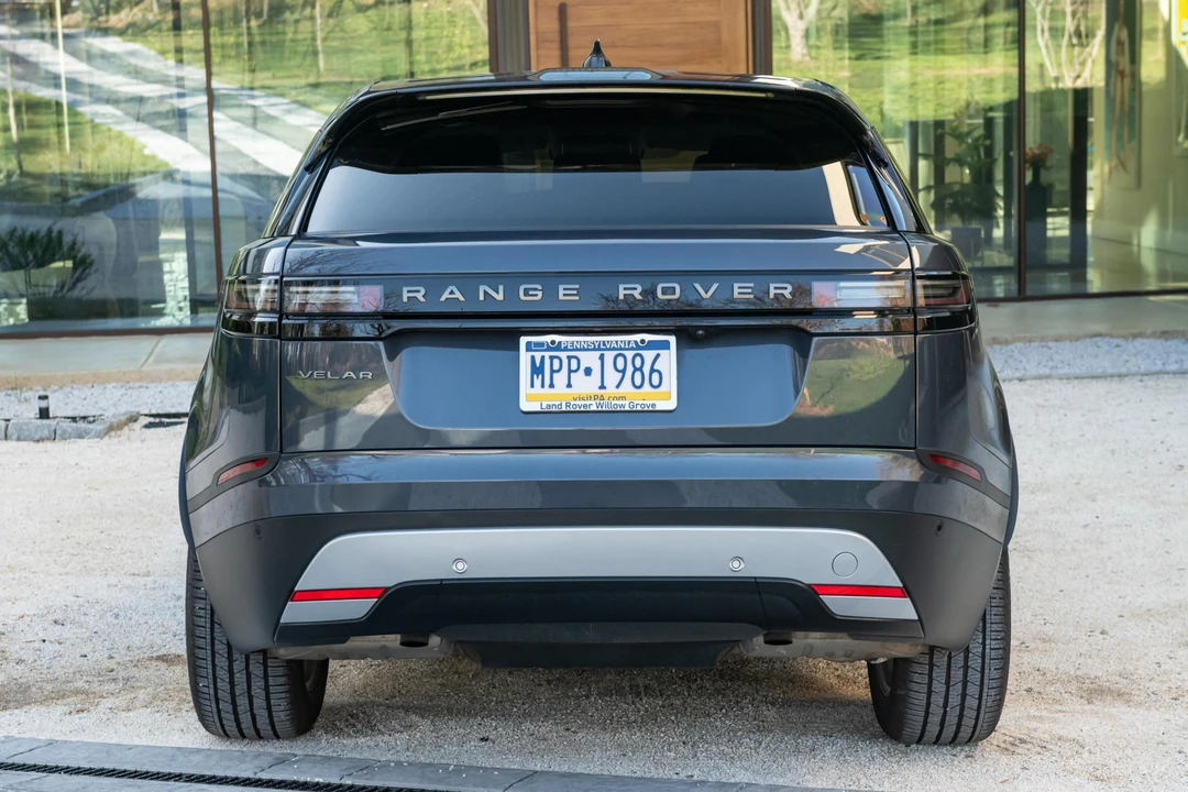 2025 Land Rover Range Rover Velar - Image 5 of 31