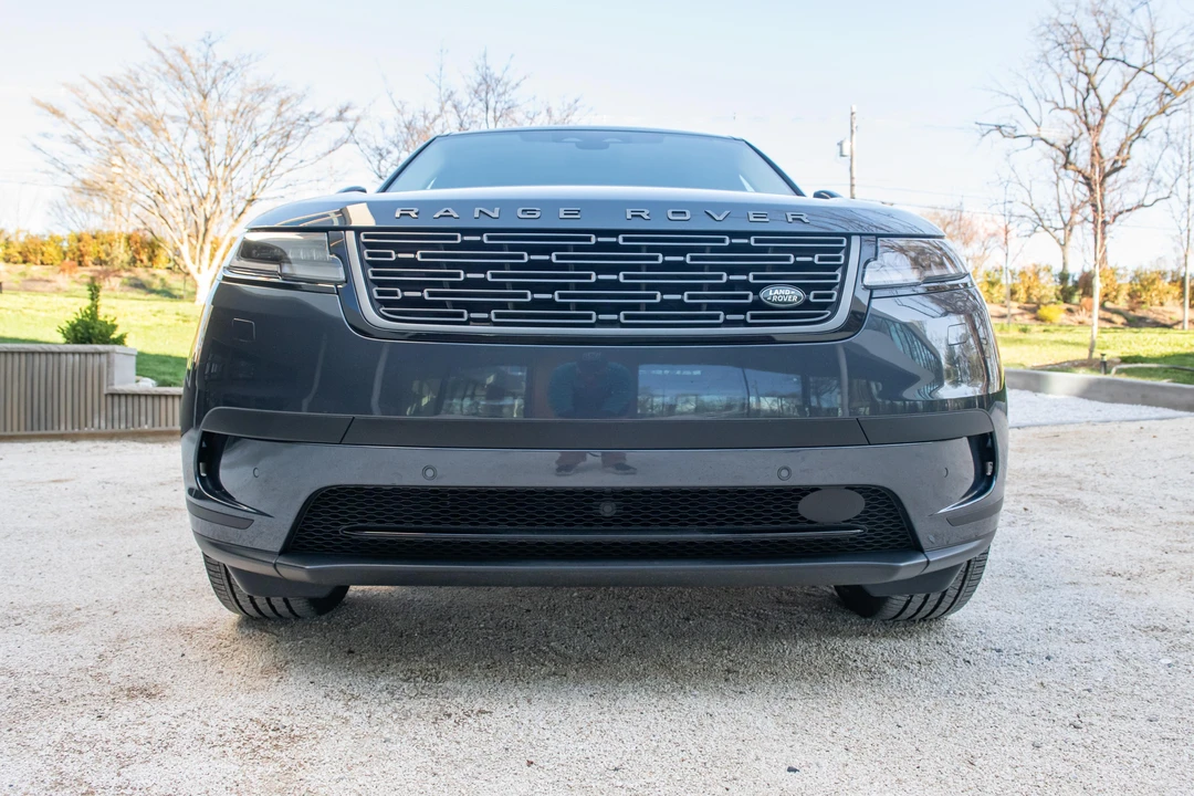 2025 Land Rover Range Rover Velar - Image 7 of 31