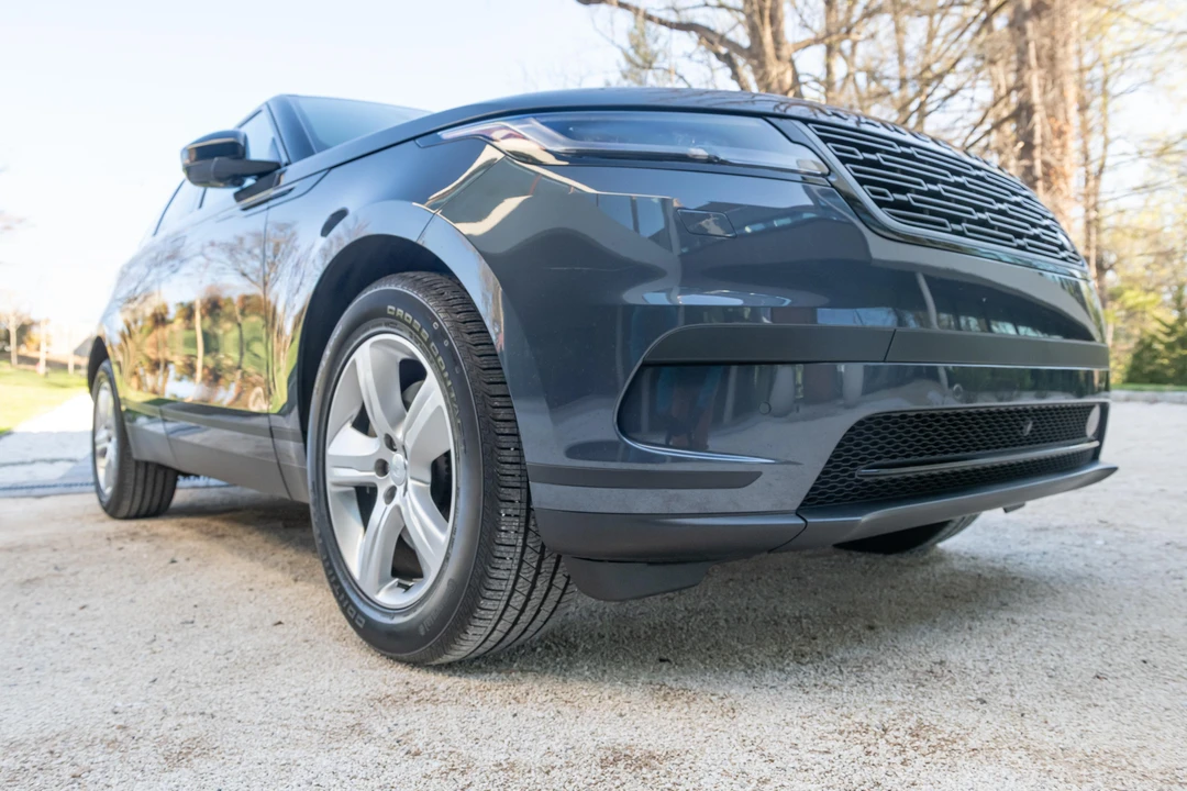 2025 Land Rover Range Rover Velar - Image 15 of 31