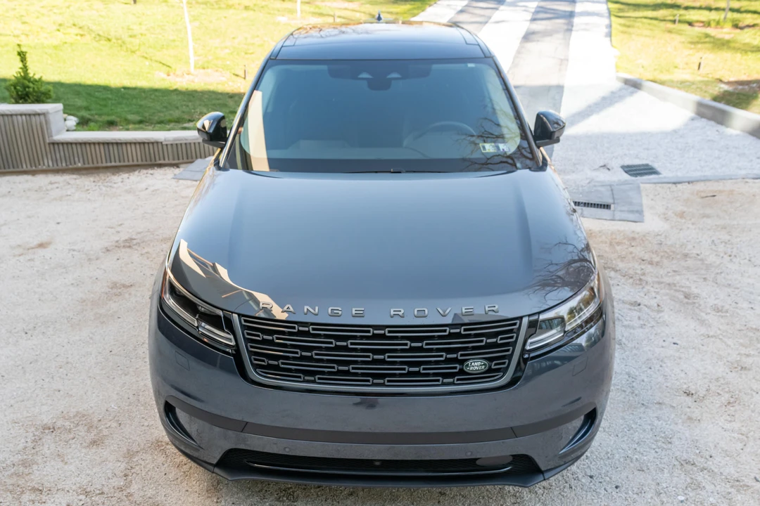2025 Land Rover Range Rover Velar - Image 6 of 31