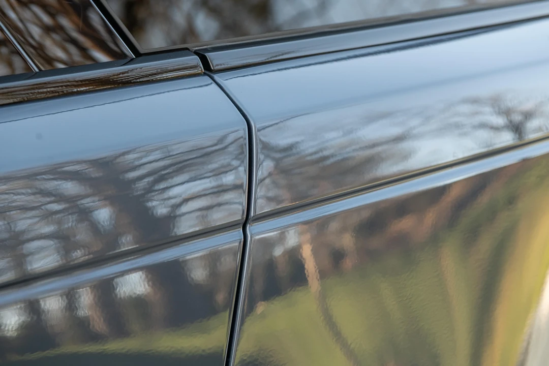 2025 Land Rover Range Rover Velar - Image 30 of 31