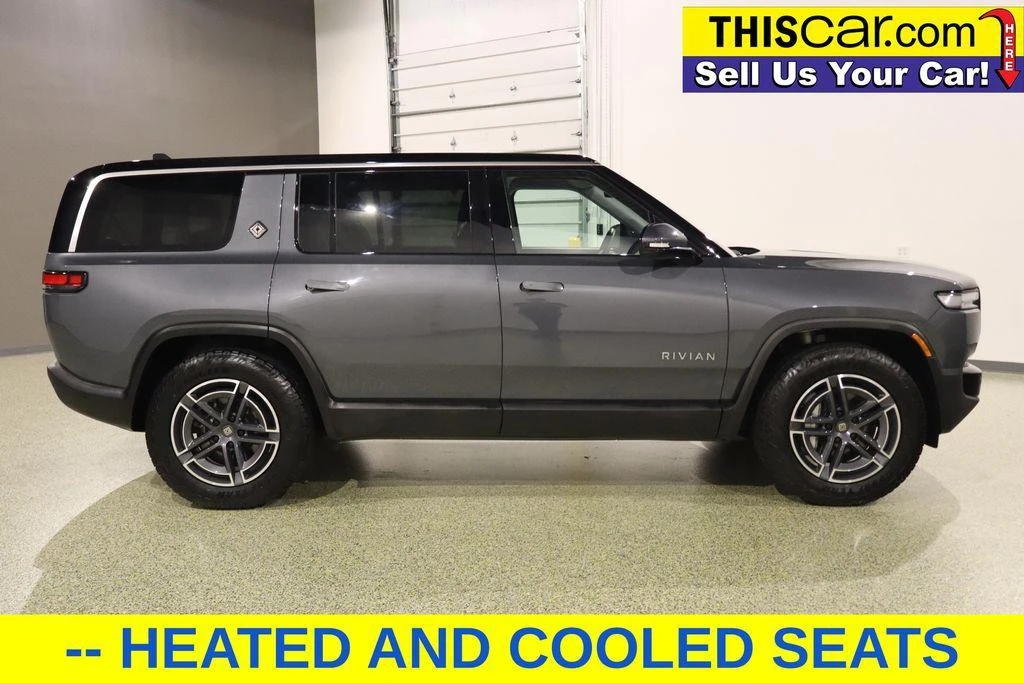 2025 Rivian R1S - Image 10 of 21
