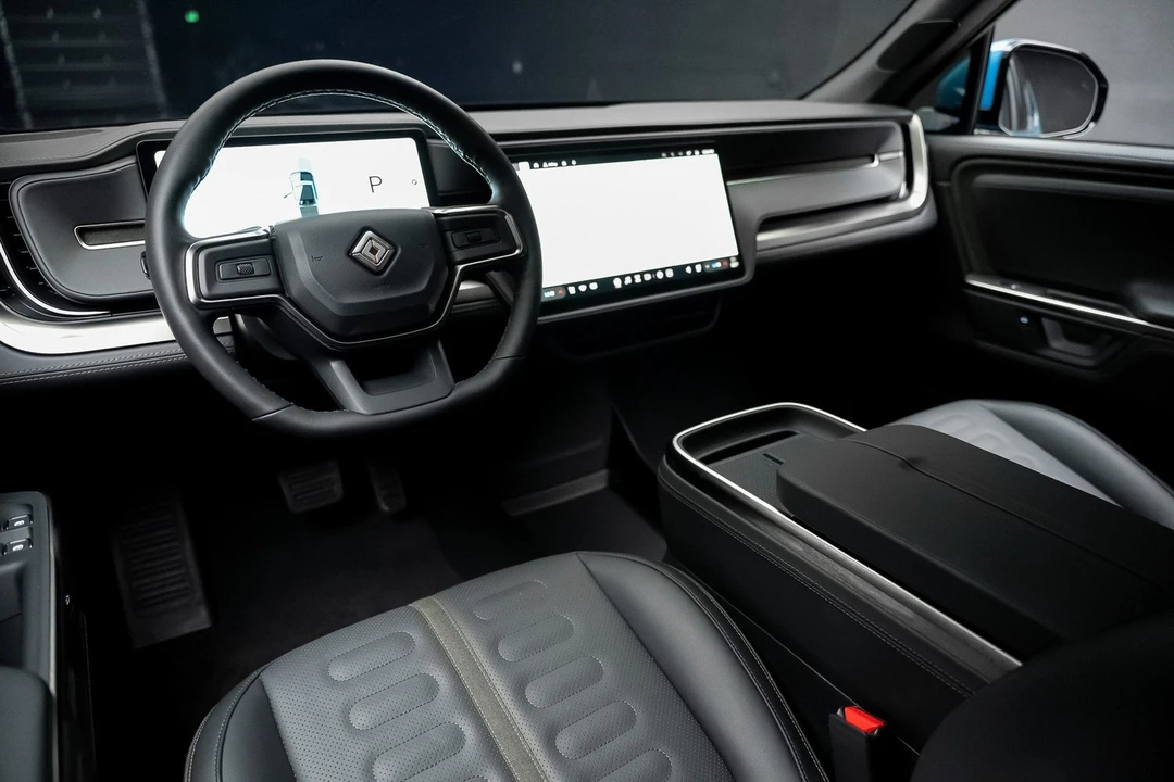 2025 Rivian R1T - Image 2 of 21