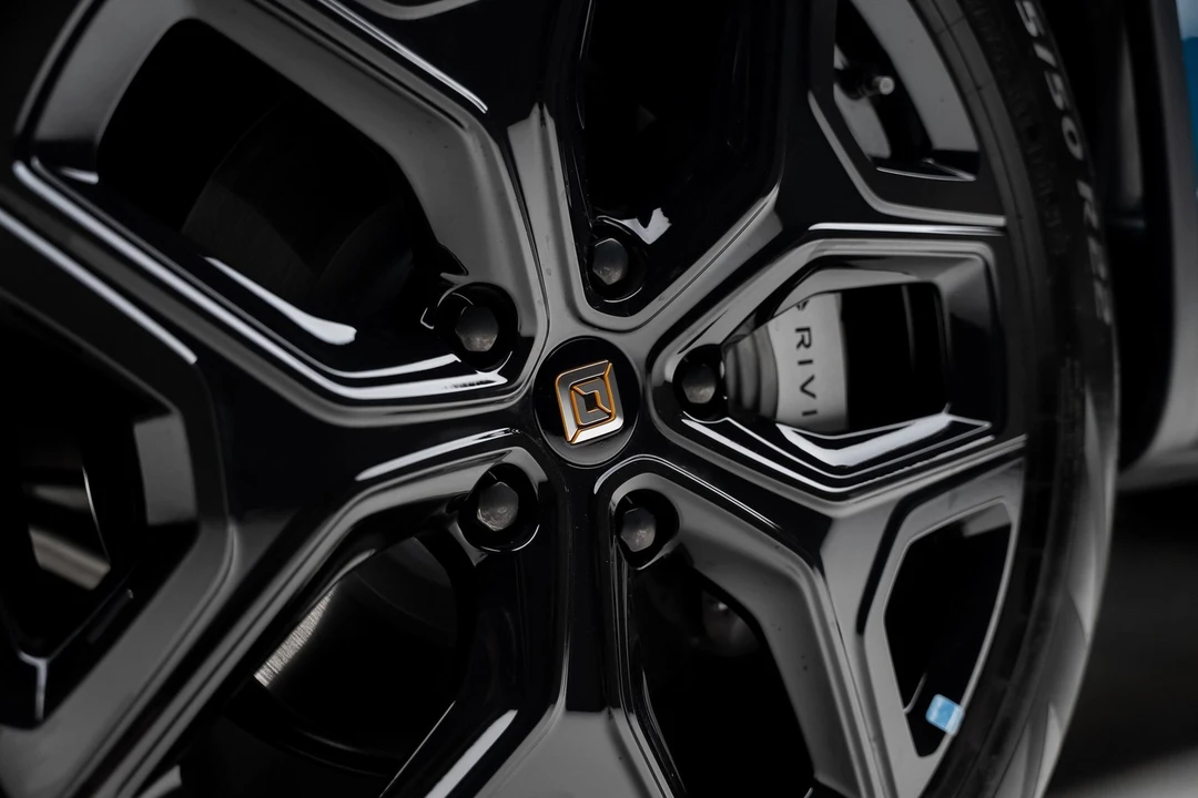 2025 Rivian R1T - Image 21 of 21