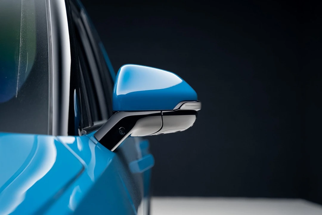 2025 Rivian R1T - Image 14 of 21