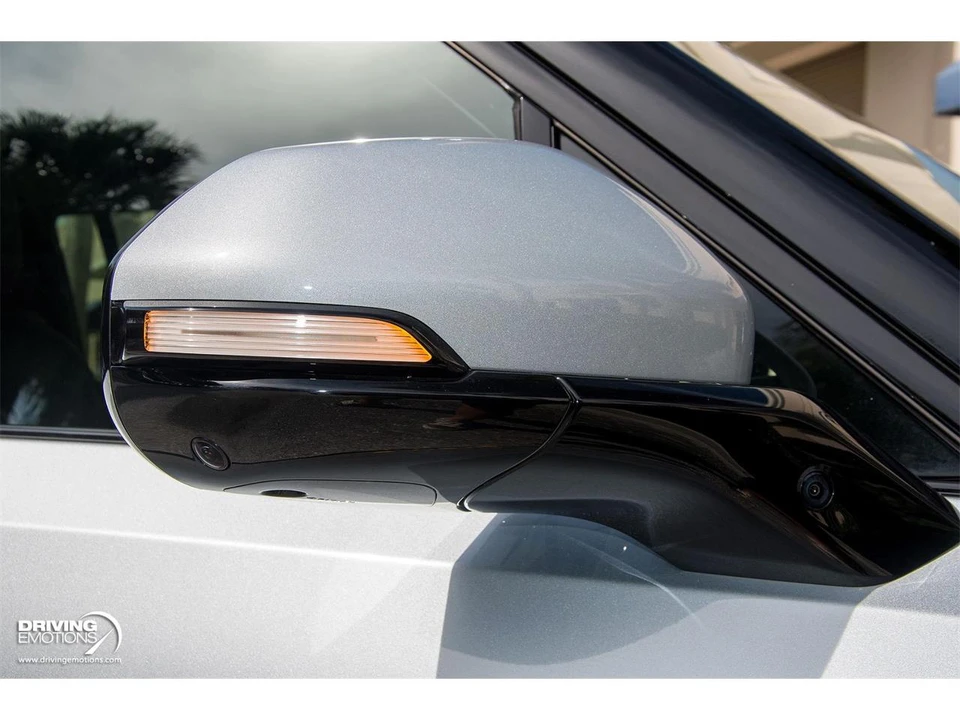 2025 Rivian R1S - Image 16 of 31