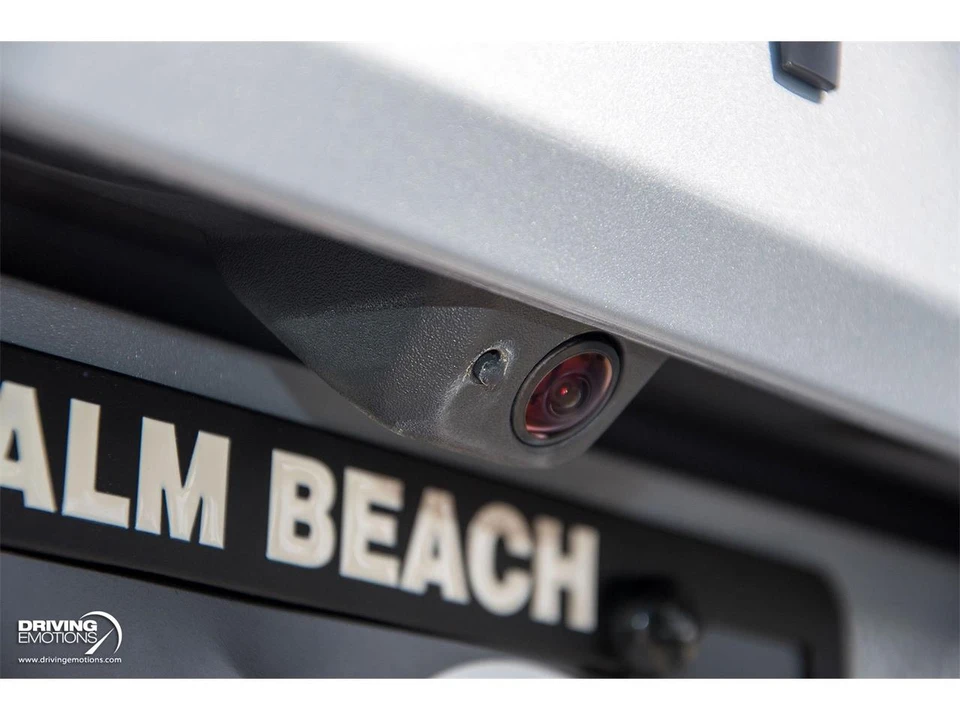 2025 Rivian R1S - Image 18 of 31