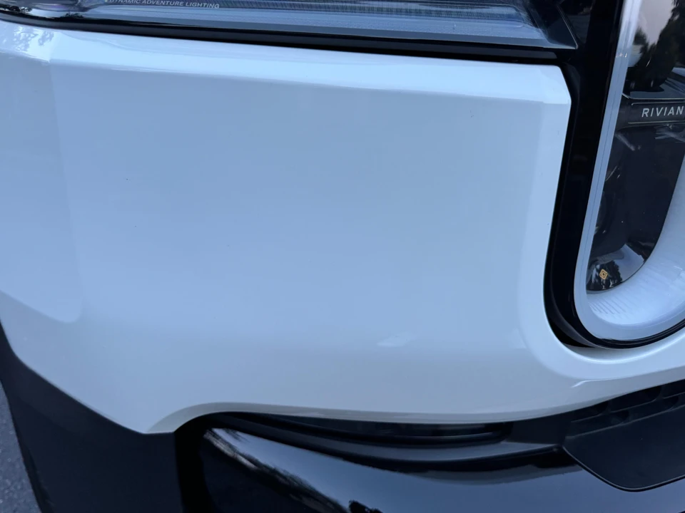 2025 Rivian R1S - Image 13 of 31