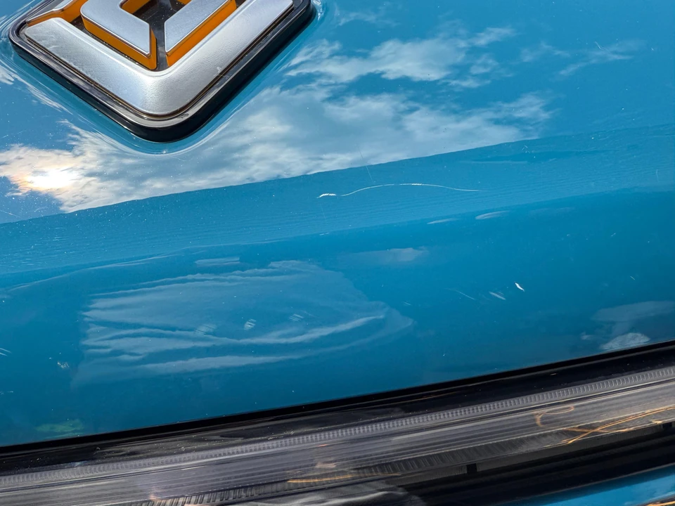 2025 Rivian R1S - Image 19 of 31