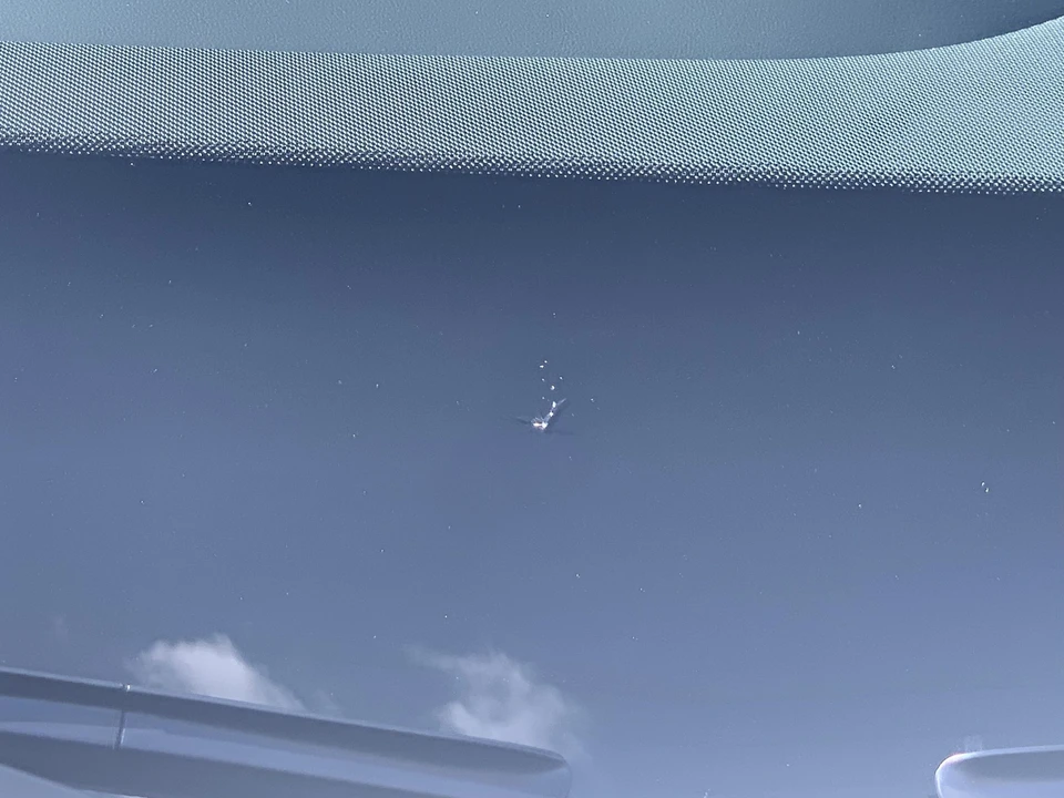2025 Rivian R1S - Image 21 of 31