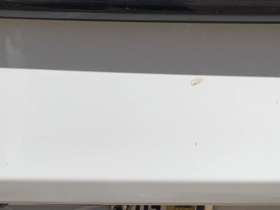 2025 Rivian R1S - Image 20 of 31