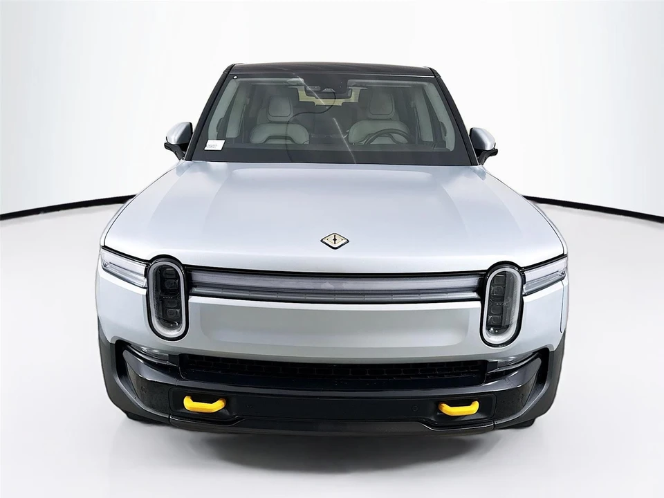 2025 Rivian R1S - Image 2 of 21