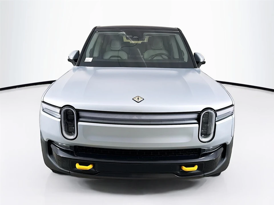 2025 Rivian R1S - Image 2 of 21