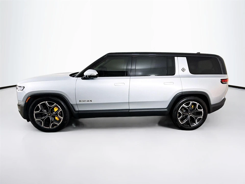 2025 Rivian R1S - Image 4 of 21