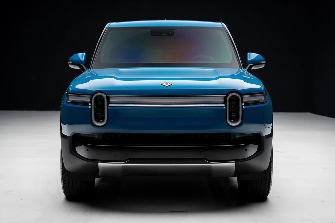 2025 Rivian R1T - Image 6 of 12