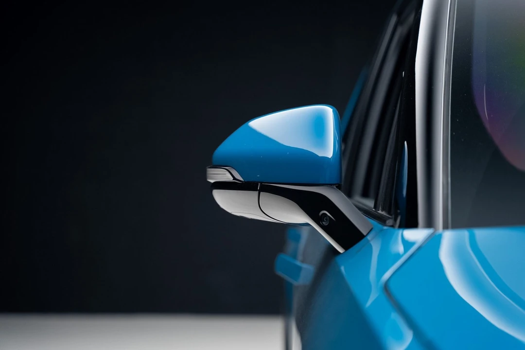 2025 Rivian R1T - Image 13 of 21