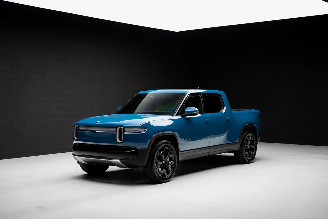 2025 Rivian R1T - Image 4 of 12