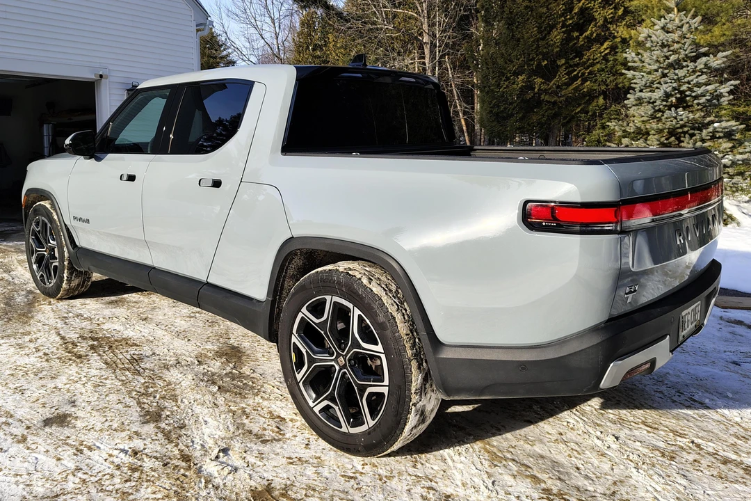 2025 Rivian R1T - Image 4 of 31