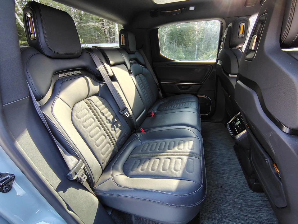2025 Rivian R1T - Image 29 of 31