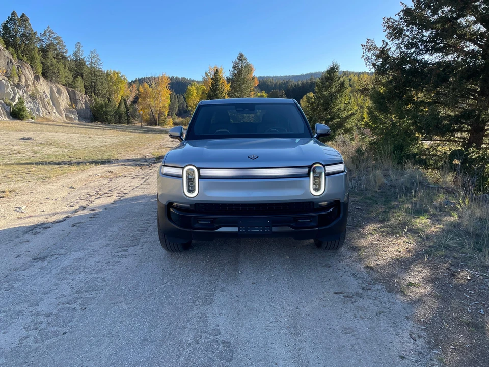 2025 Rivian R1T - Image 8 of 31