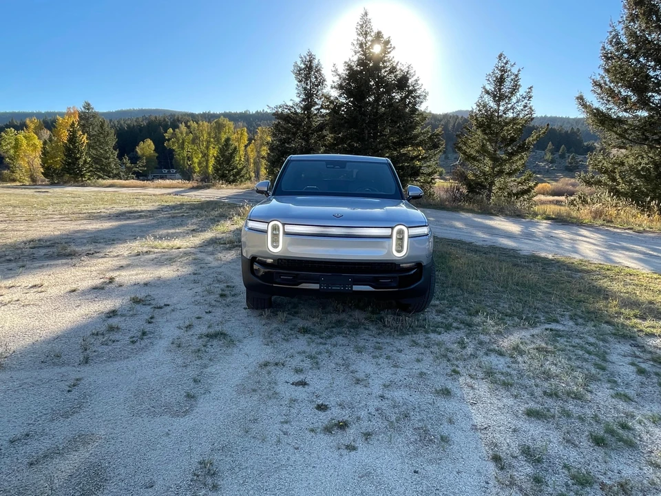 2025 Rivian R1T - Image 6 of 31