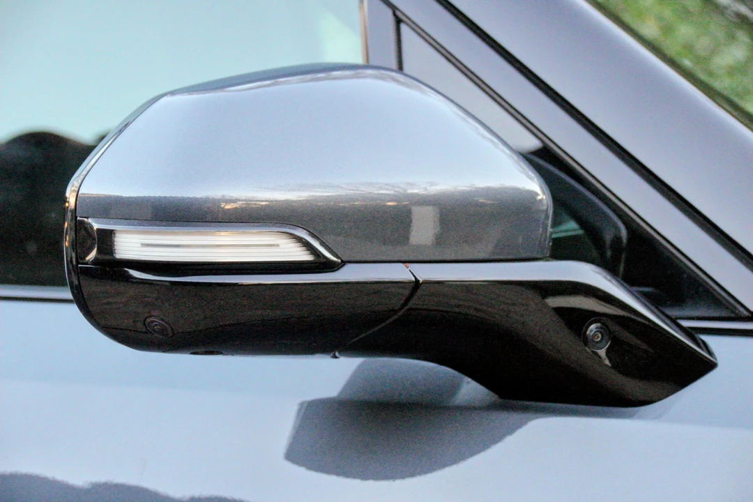 2025 Rivian R1T - Image 18 of 21