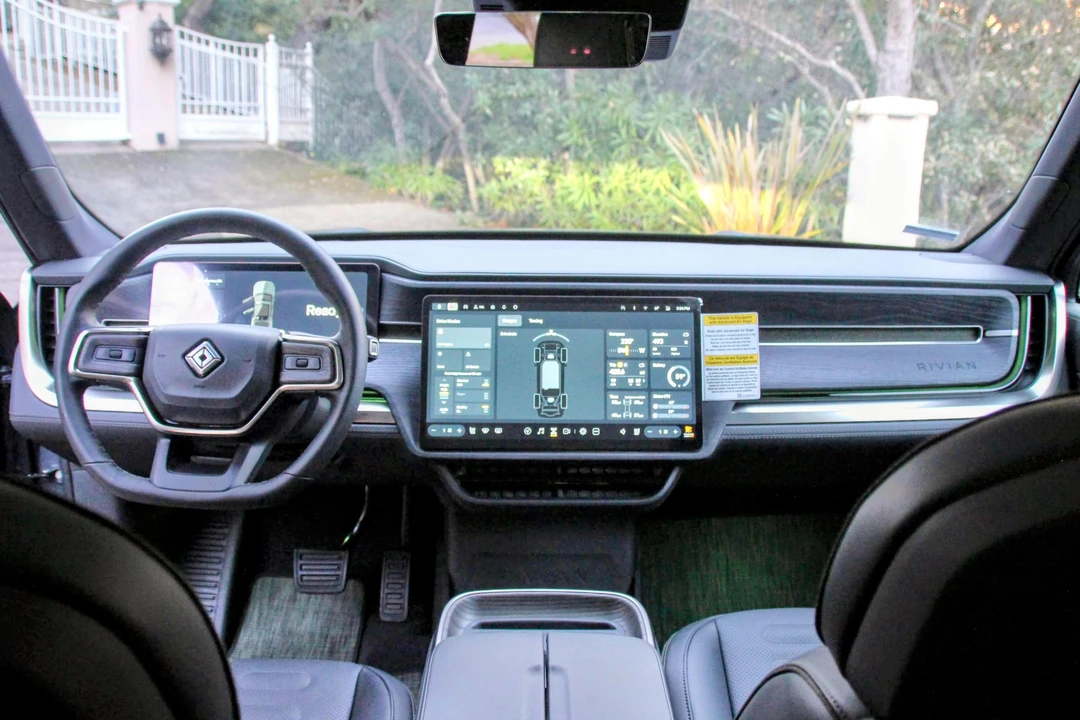 2025 Rivian R1T - Image 21 of 21