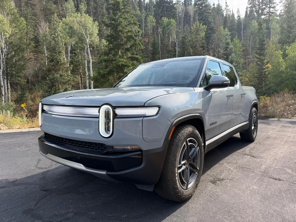 2025 Rivian R1T - Image 6 of 31
