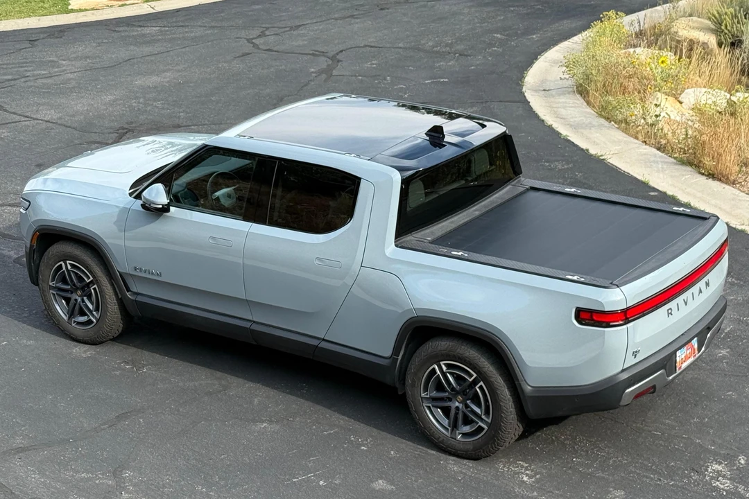 2025 Rivian R1T - Image 4 of 31