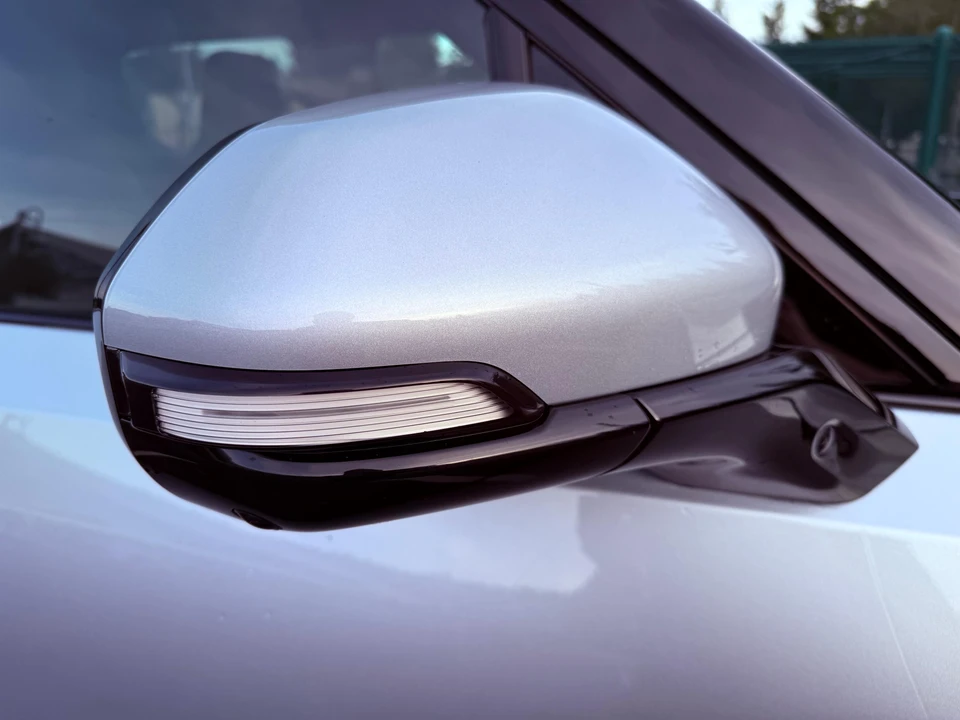 2025 Rivian R1T - Image 19 of 31