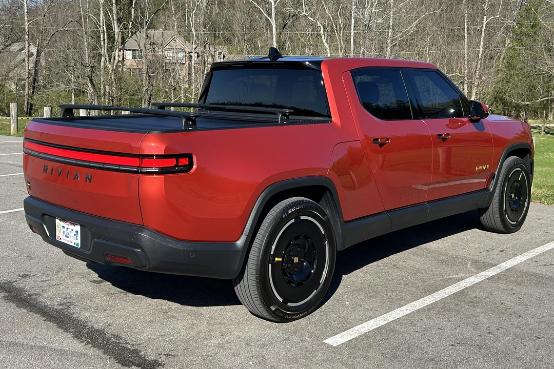 2025 Rivian R1T - Image 4 of 23