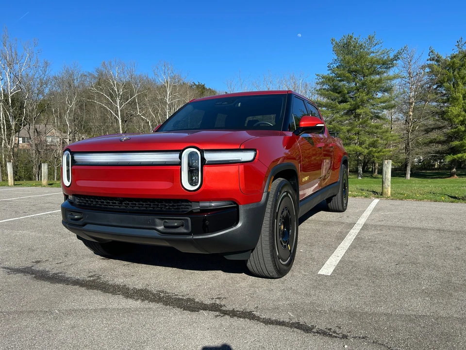 2025 Rivian R1T - Image 7 of 23