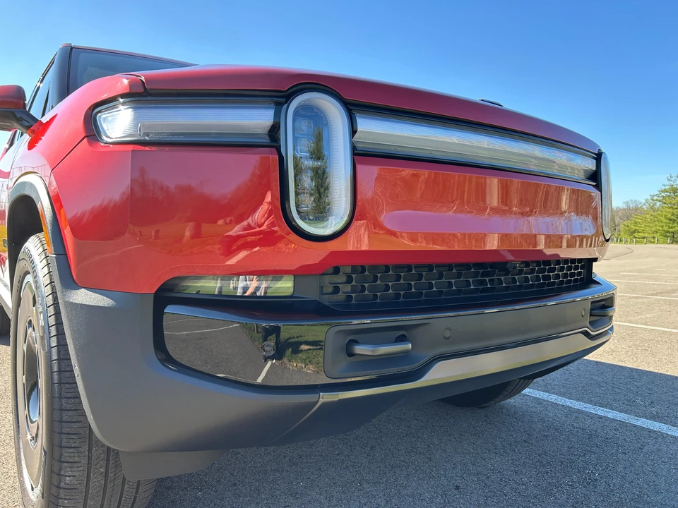 2025 Rivian R1T - Image 22 of 23