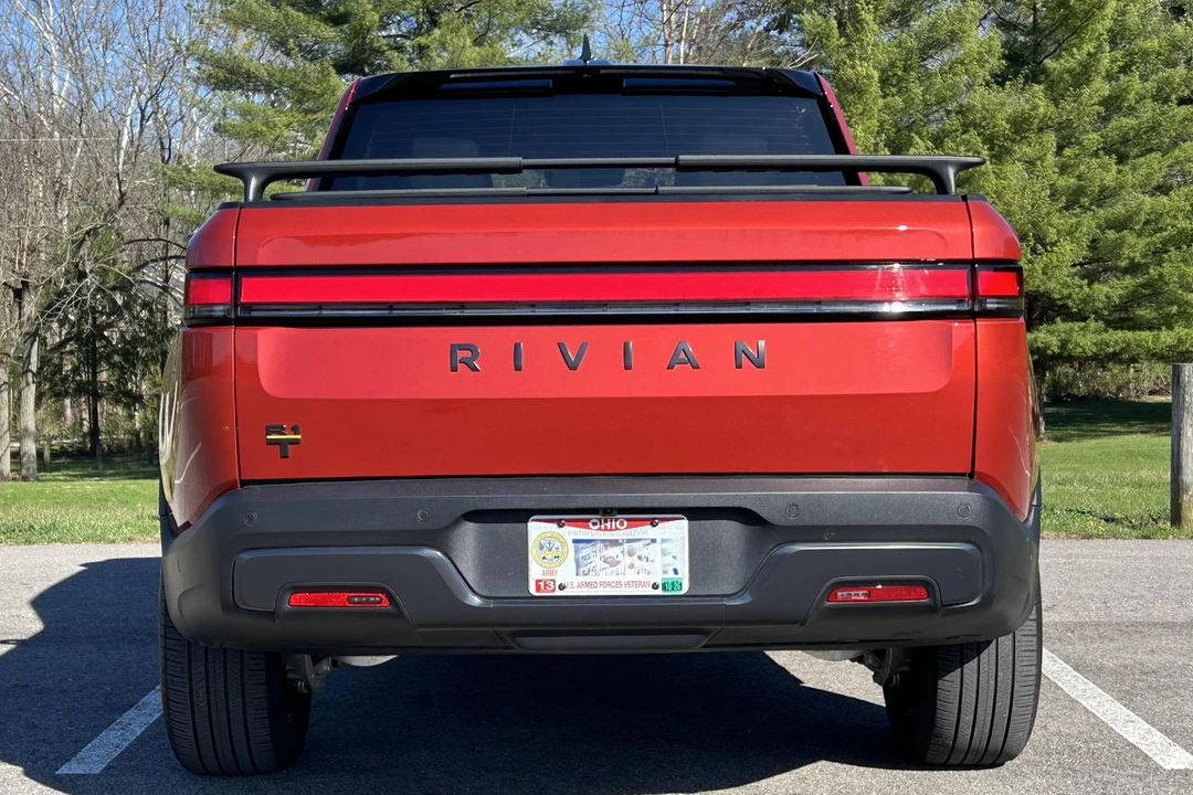 2025 Rivian R1T - Image 5 of 23