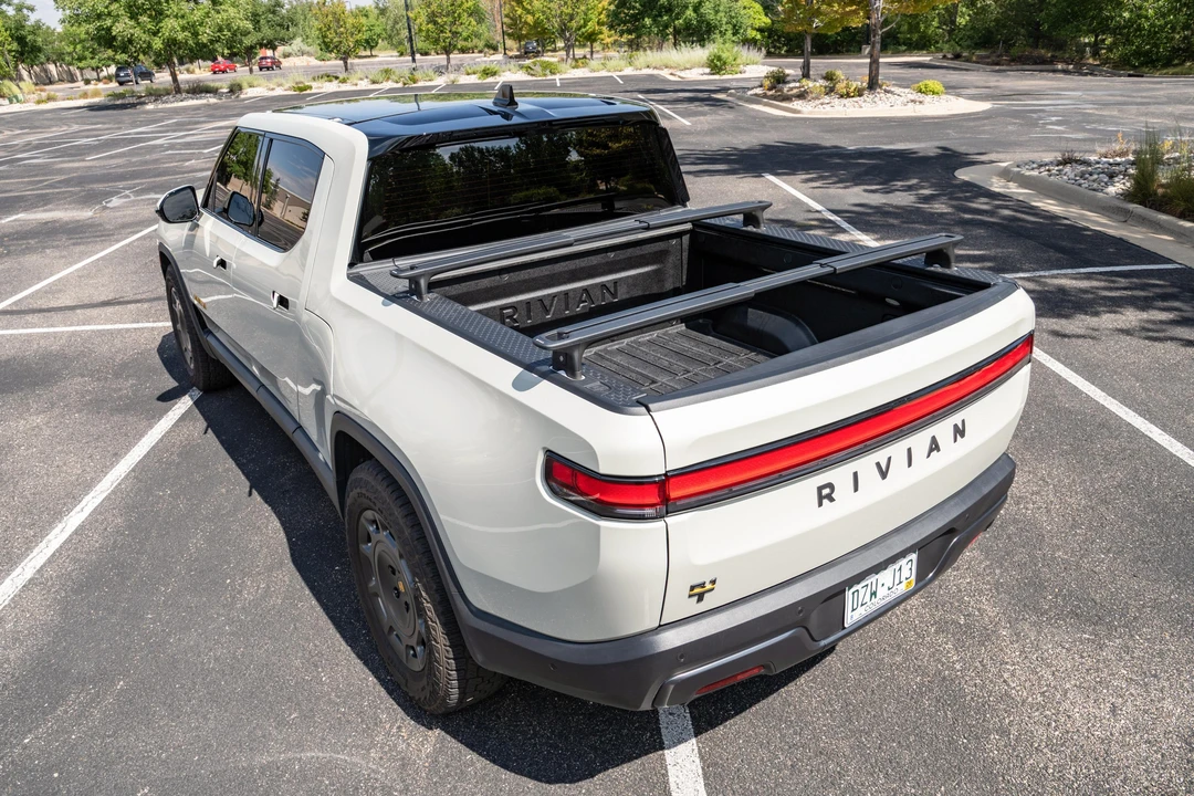 2025 Rivian R1T - Image 9 of 31
