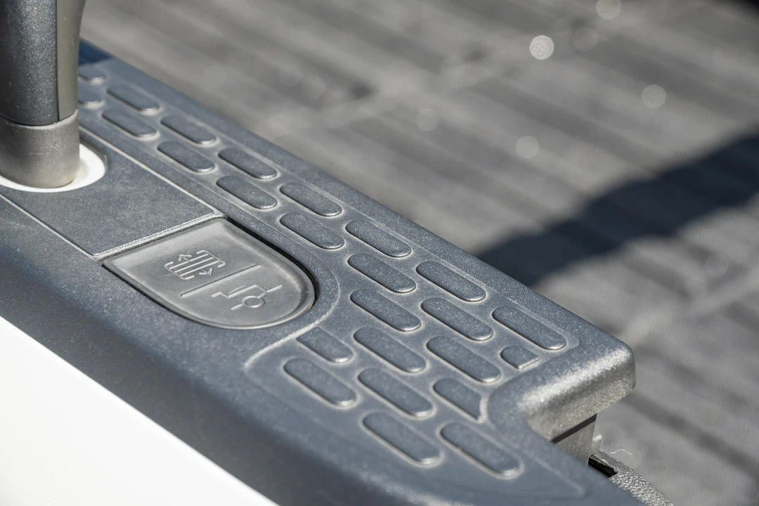 2025 Rivian R1T - Image 22 of 31