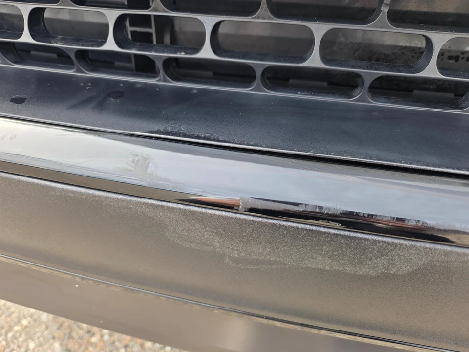 2025 Rivian R1T - Image 18 of 31