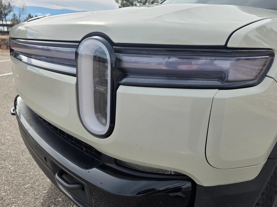 2025 Rivian R1T - Image 10 of 31