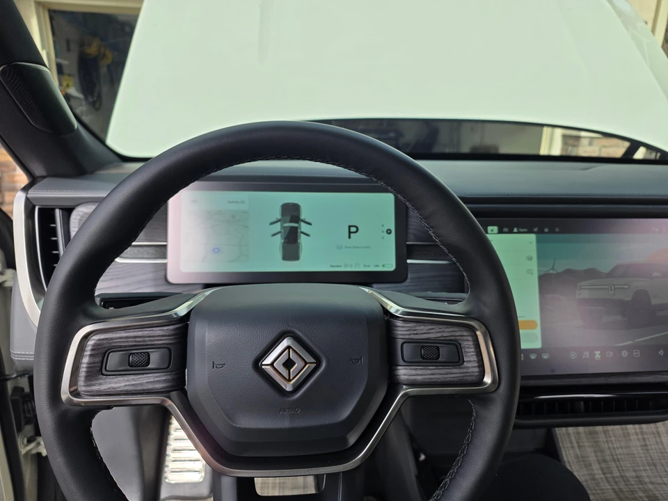 2025 Rivian R1T - Image 30 of 31