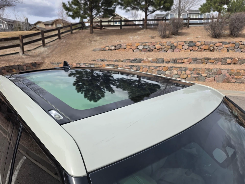 2025 Rivian R1T - Image 17 of 31