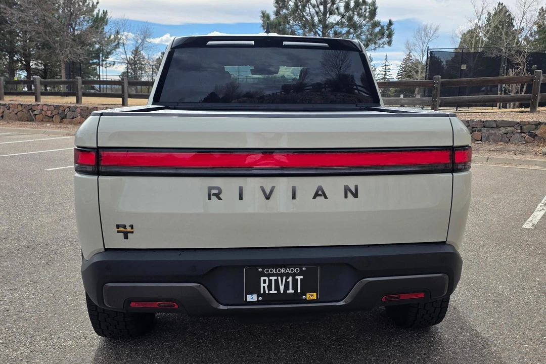 2025 Rivian R1T - Image 5 of 31