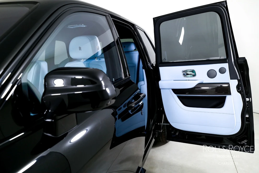 2025 Rolls-Royce Cullinan Black Badge - Image 18 of 21
