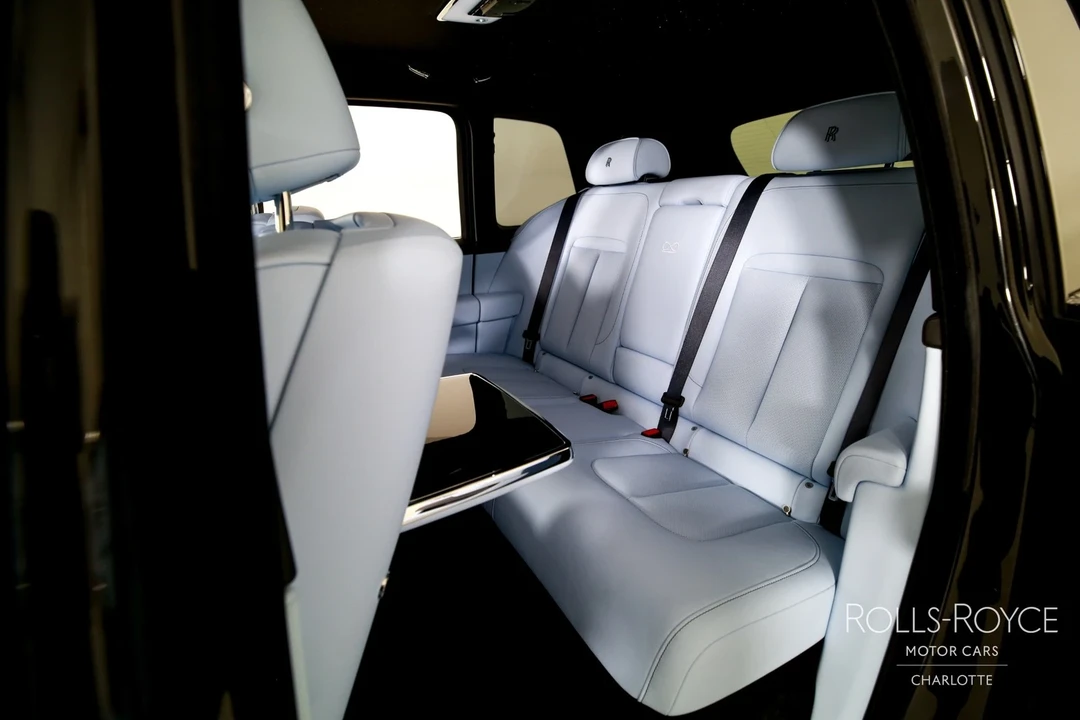 2025 Rolls-Royce Cullinan Black Badge - Image 19 of 21