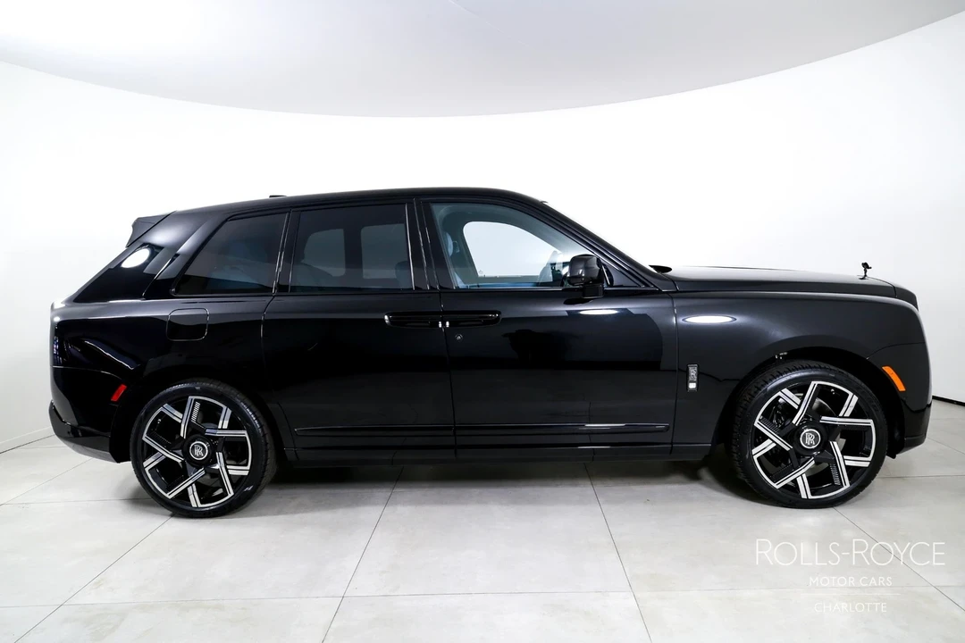 2025 Rolls-Royce Cullinan Black Badge - Image 10 of 12